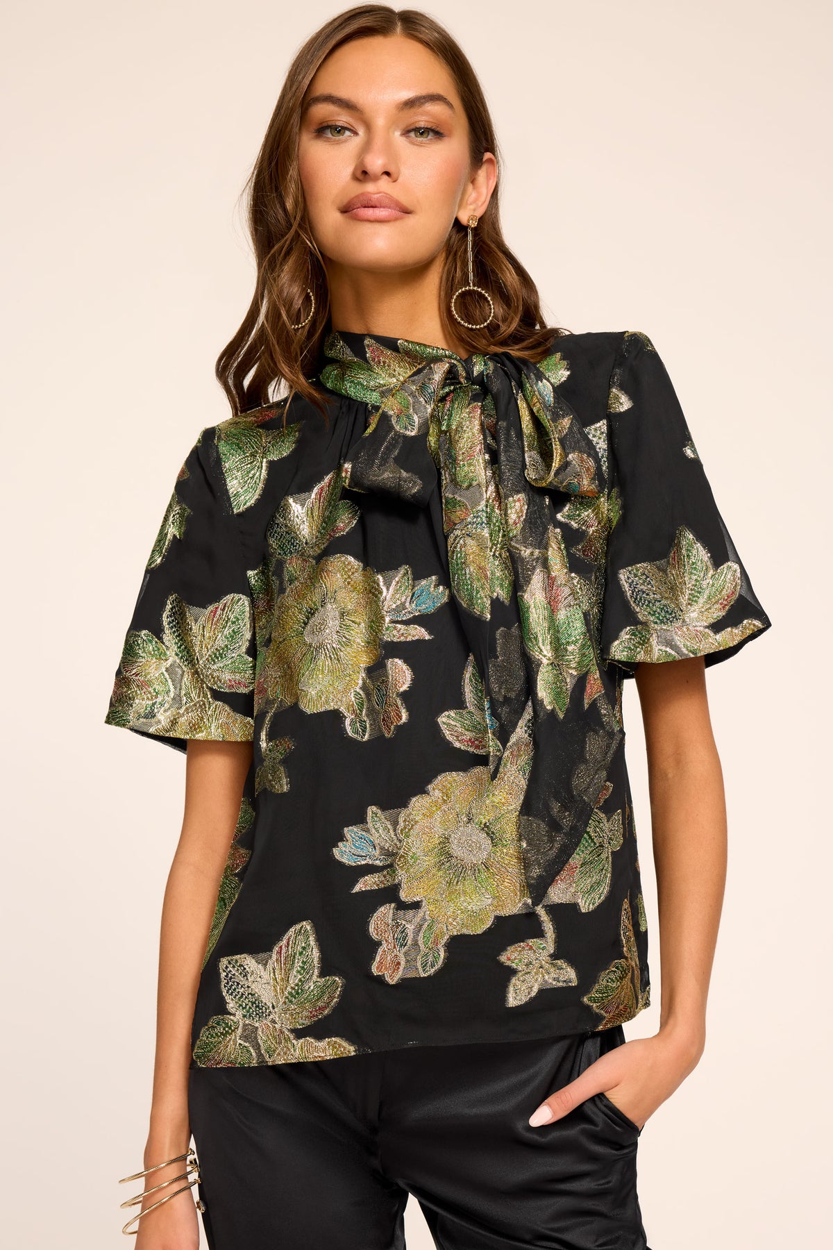 METALLIC FLORAL|1 METALLIC FLORAL|1