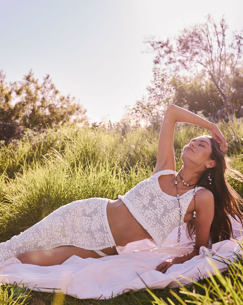 WHITE PAILLETTE hover