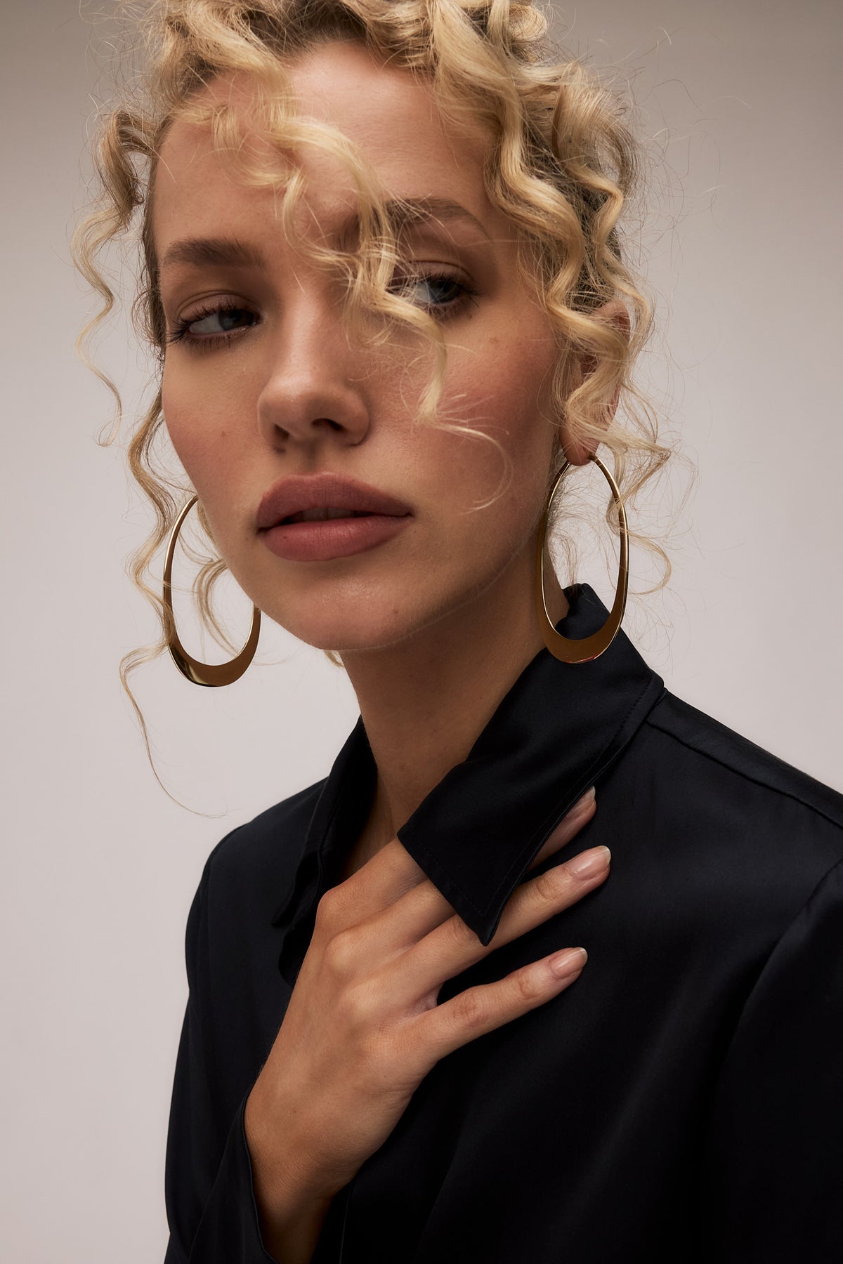 Ariela Flat Hoops view 1