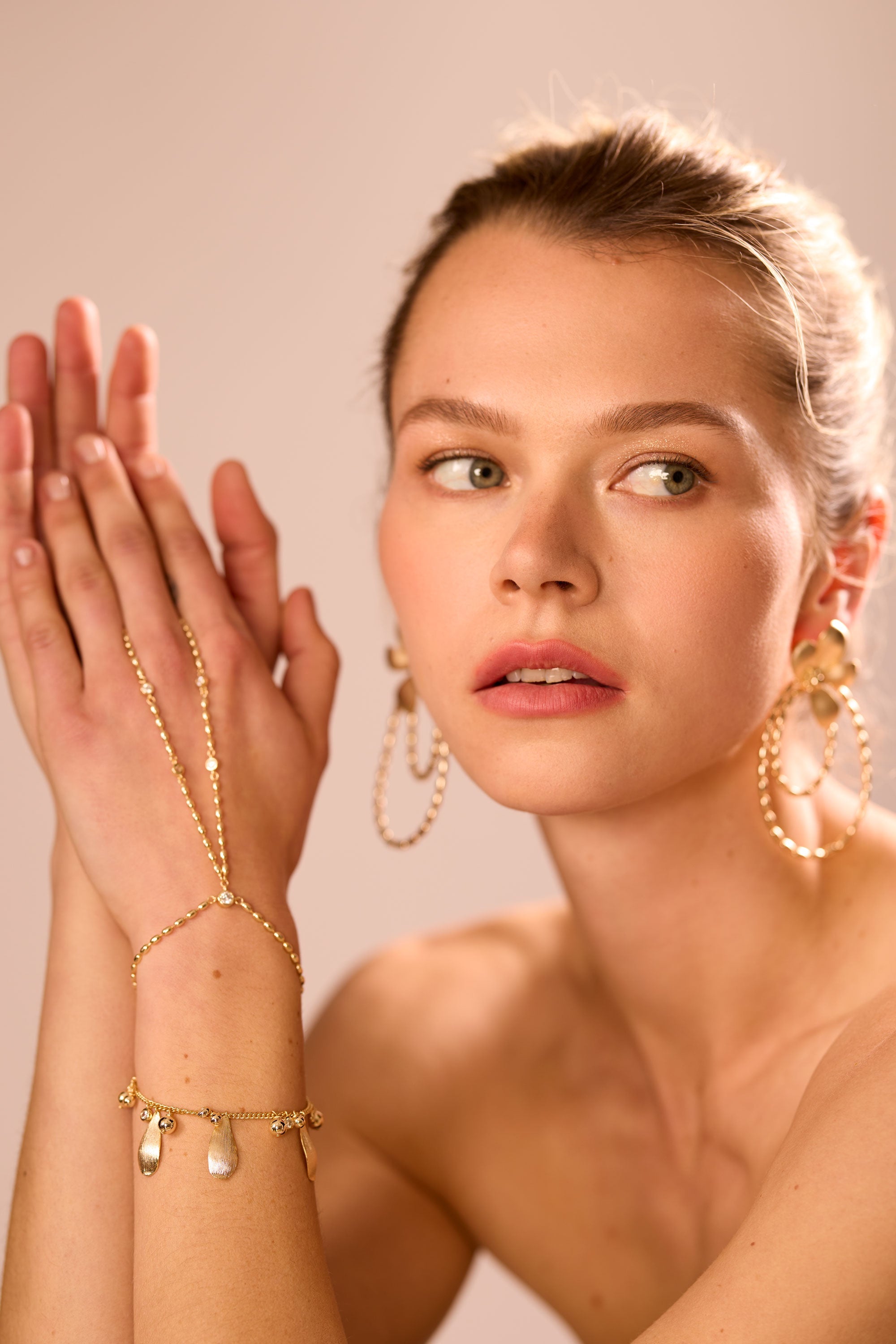 Anya Hand Chain in gold | Ramy Brook