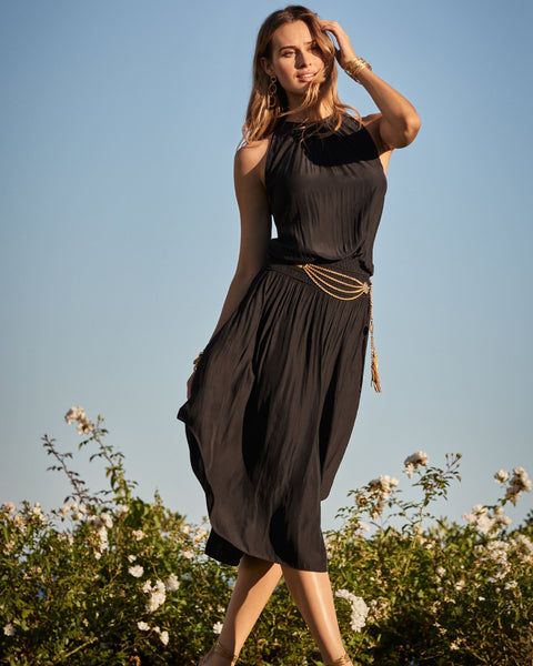 audrey smocked midi dress reviews The Audrey Dress from @aym.studio on a size S (right) and XL (left) I love the spinning skirt on this beautiful midi dress, it makes it such a fun dress to