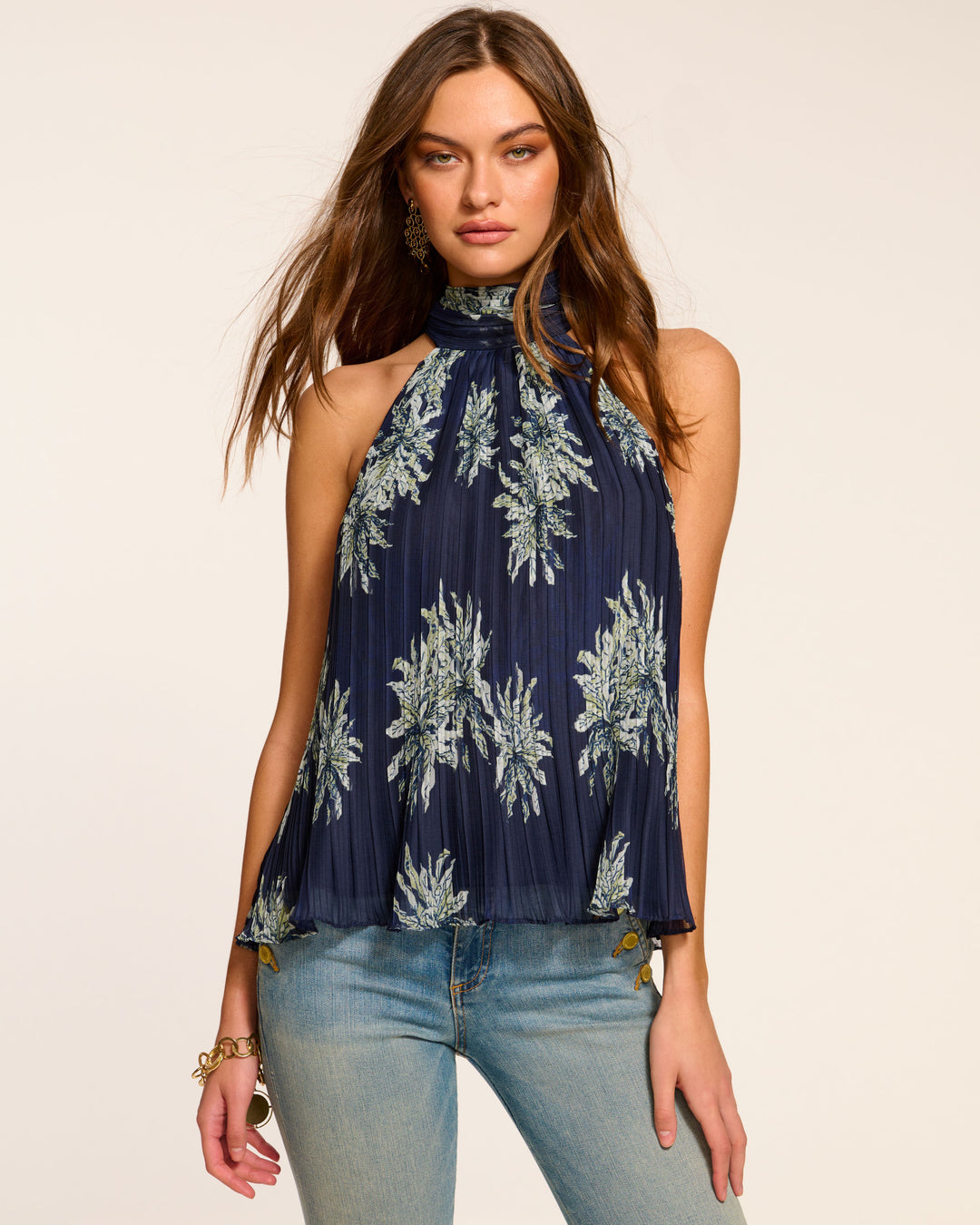 rtw_2024_january_3_a11241018_racquel_navy-floral_01_1080x.jpg?crop=center&height=1024&v=1734372314&width=1024&em-format=auto&em-quality=85&em-format=auto&em-quality=85