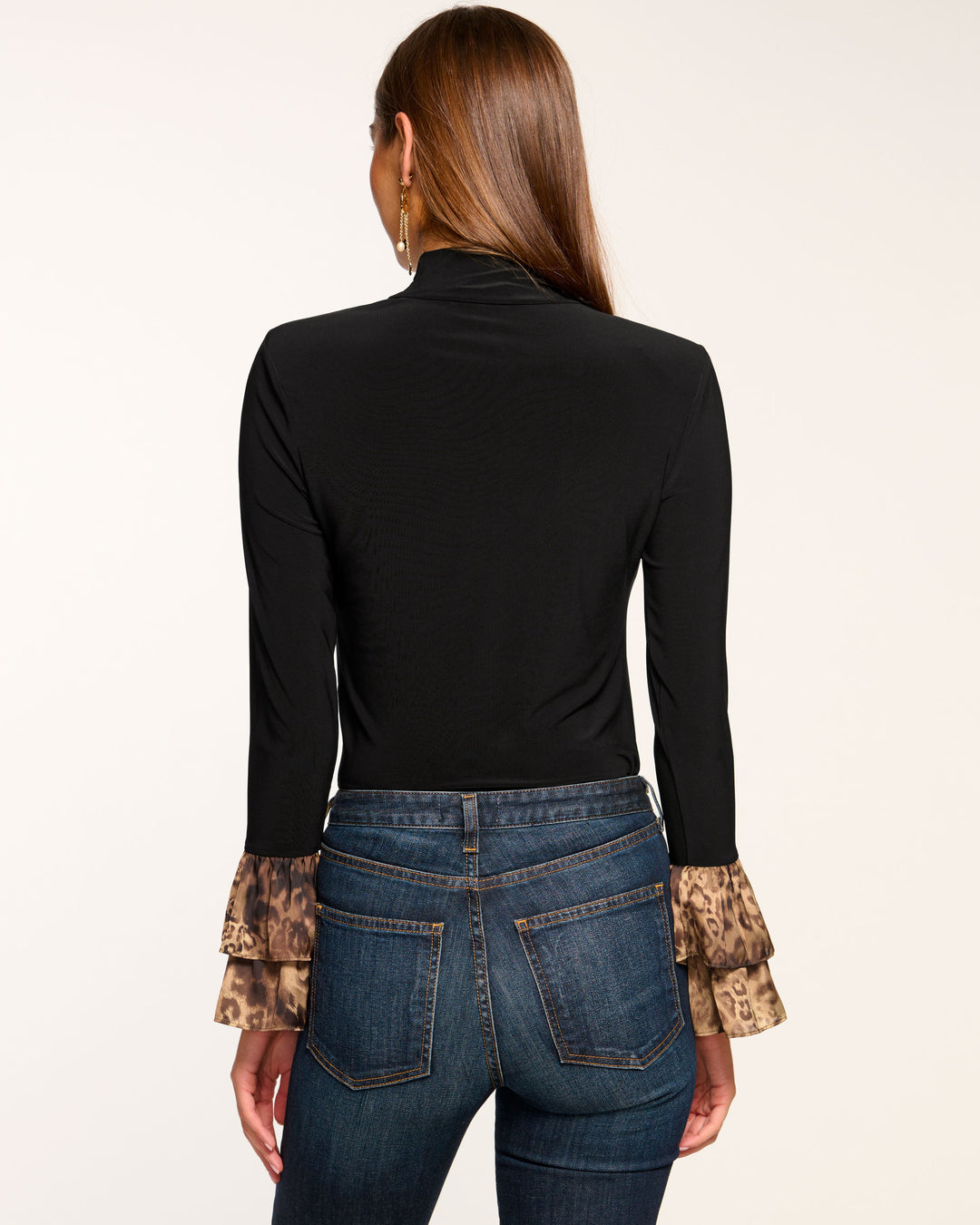 rtw_2024_november_1_a11242018_vickiana_leopard_03_1080x.jpg?crop=center&height=1024&v=1728502937&width=1024&em-format=auto&em-quality=85&em-format=auto&em-quality=85