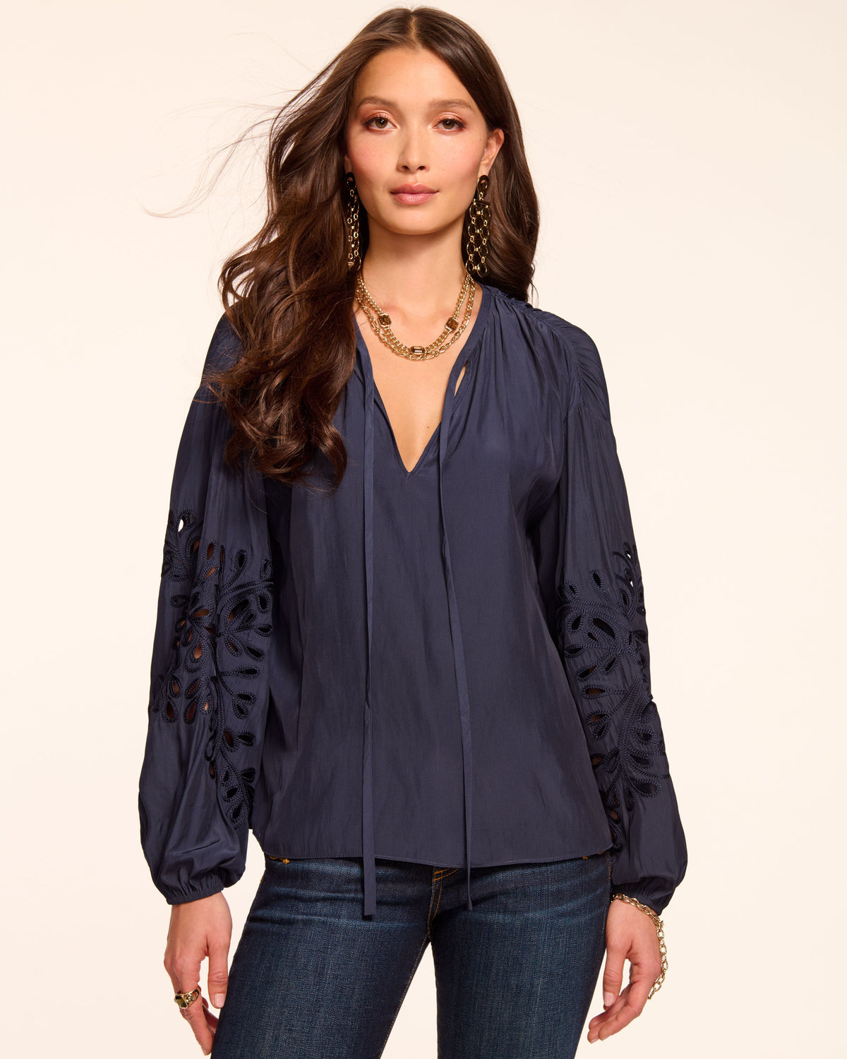 AMERI 新品 MEDI LACE NECK BLOUSE ネイビー Ameri（アメリ）の「UND 
