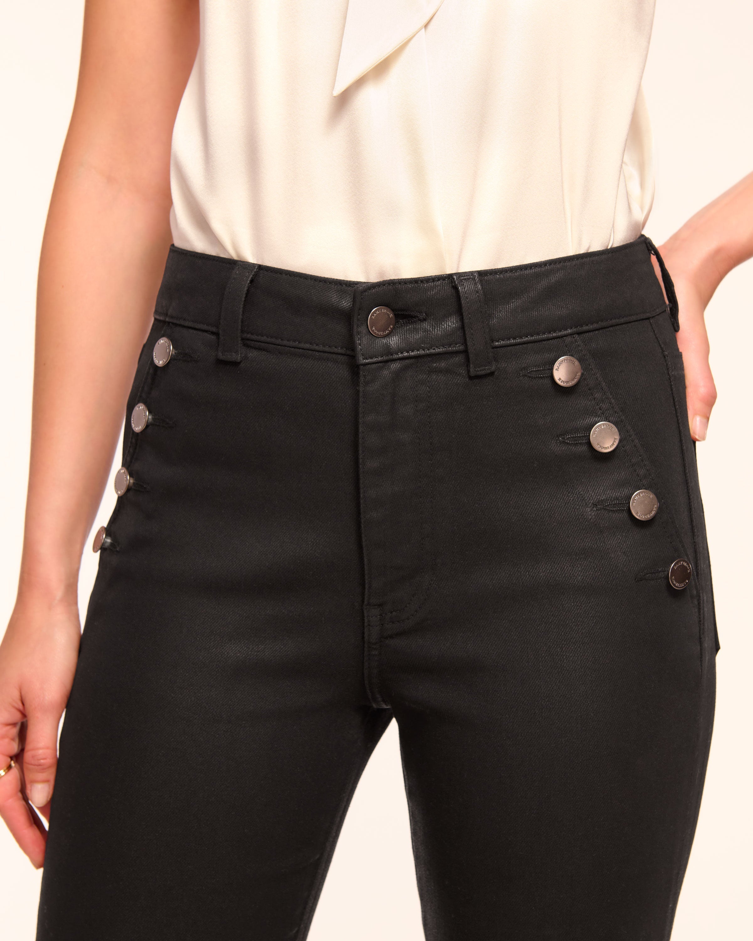 Resin Coated Flare Denim ブラック SIMPLY THE BEST COATED FLARE DENIM – AKIRA